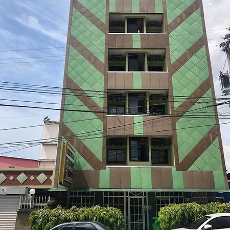 Hotel Residencial Alameda Panama Stadt Exterior foto